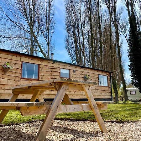 Poplar Lodge Log Caravan Kirkby on Bain エクステリア 写真