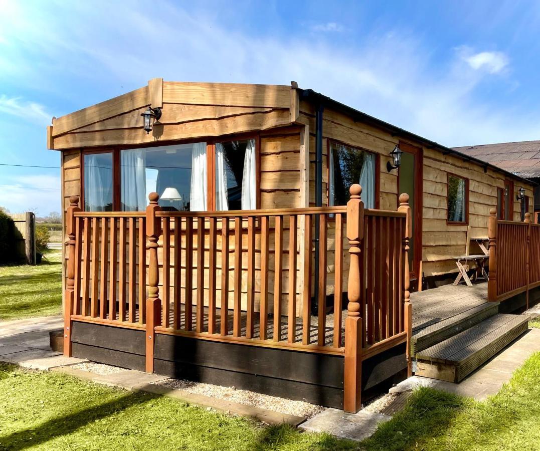 Poplar Lodge Log Caravan Kirkby on Bain エクステリア 写真